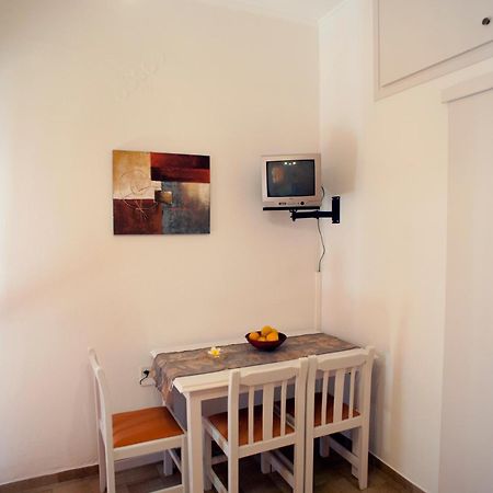 Nikolas Suites Kato Daratso Rum bild