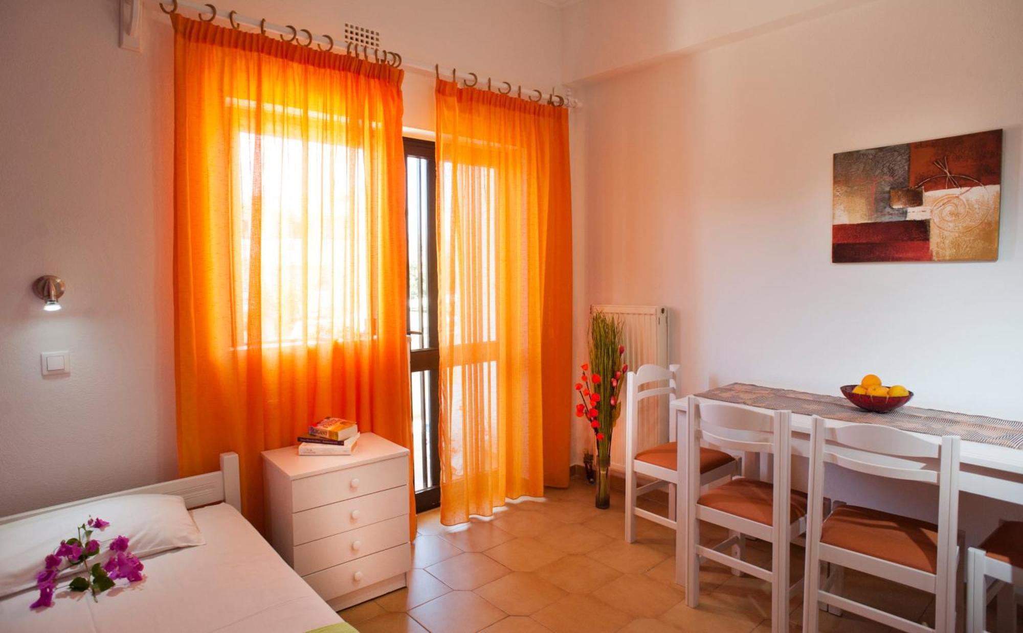 Nikolas Suites Kato Daratso Rum bild