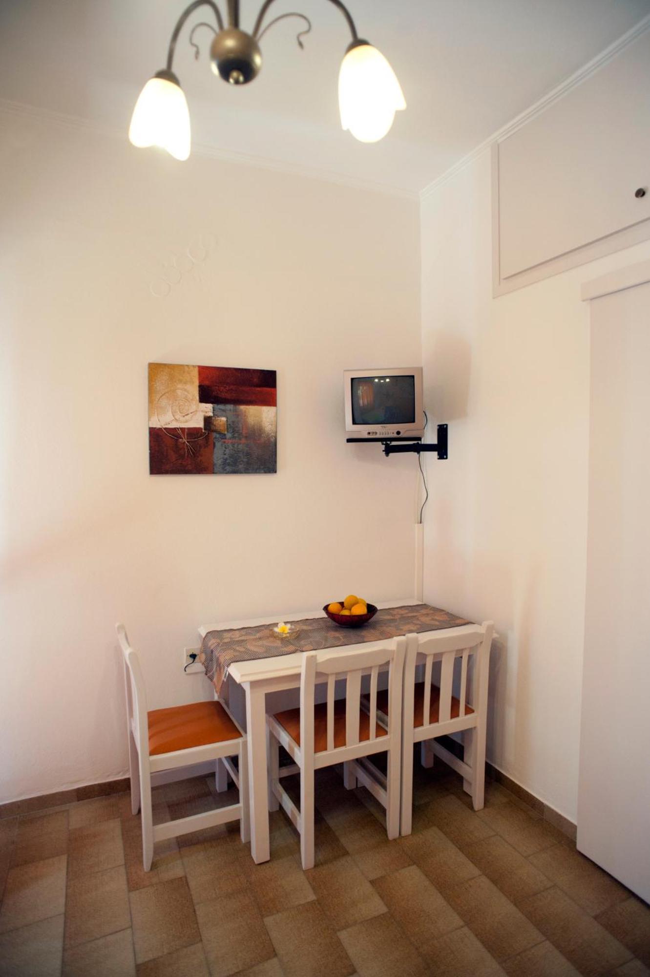 Nikolas Suites Kato Daratso Rum bild